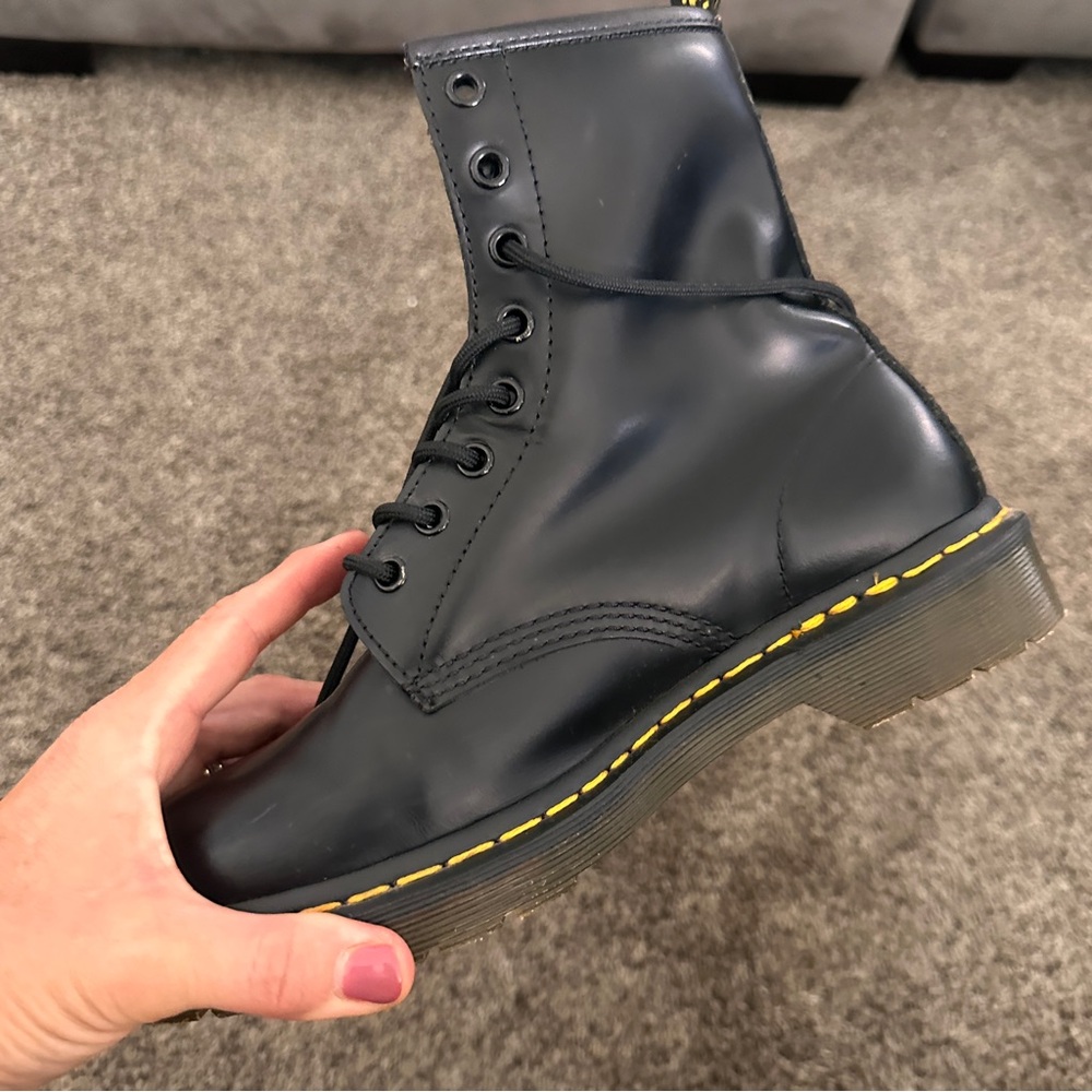 Dr. Martens Black Combat Boots Women Size 8 Smooth Leather Boots Lace Up Classic - Picture 9 of 16